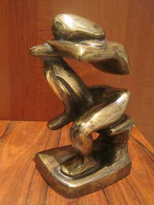 Brons (Onbekend) - Zittende rustende man. verkocht voor € 130!