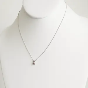 0.27ct Sapphire Pendant with chain kopen? Bied vanaf 140!