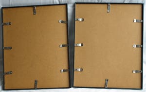 Niet of onleesbaar gesigneerd - 2x Ingelijste inkttekening , “Berthold Brecht & Mutter Courage” kopen? Bied vanaf 1!