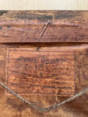 Niet of onleesbaar gesigneerd - Roe Bros - Poesjes met gitaar kopen? Bied vanaf 1!