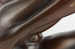 Arno Breker - Bronzen sculptuur: 'Verliebtes Mädchen' - 1977 kopen? Bied vanaf 1800!