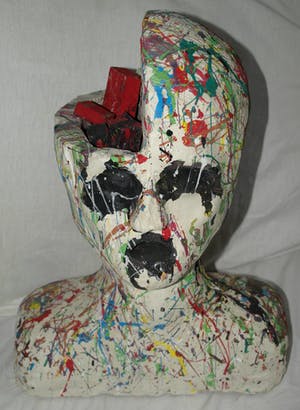 Niet of onleesbaar gesigneerd - Beeld van beton , ‘Hoofd met open schedelhelft’ - beschilderd kopen? Bied vanaf 1!