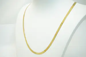 01- 14 karaats geelgouden choker met platte gladde schakels kopen? Bied vanaf 560!