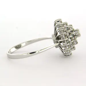 Acheter18k witgouden rozetring bezet met diamanten totaal 0.40 ct - rm 18.25? Enchérissez de 800!