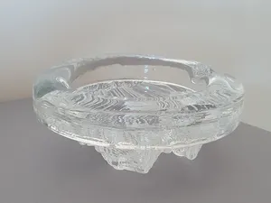 Niet of onleesbaar gesigneerd - Glazen asbak - Pukeberg uit Zweden kopen? Bied vanaf 1!