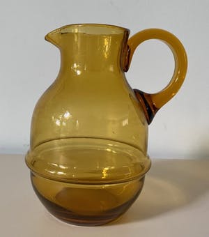 Kristalunie Maastricht - Art deco amber kleurige glazen waterkan uit 1929 kopen? Bied vanaf 1!