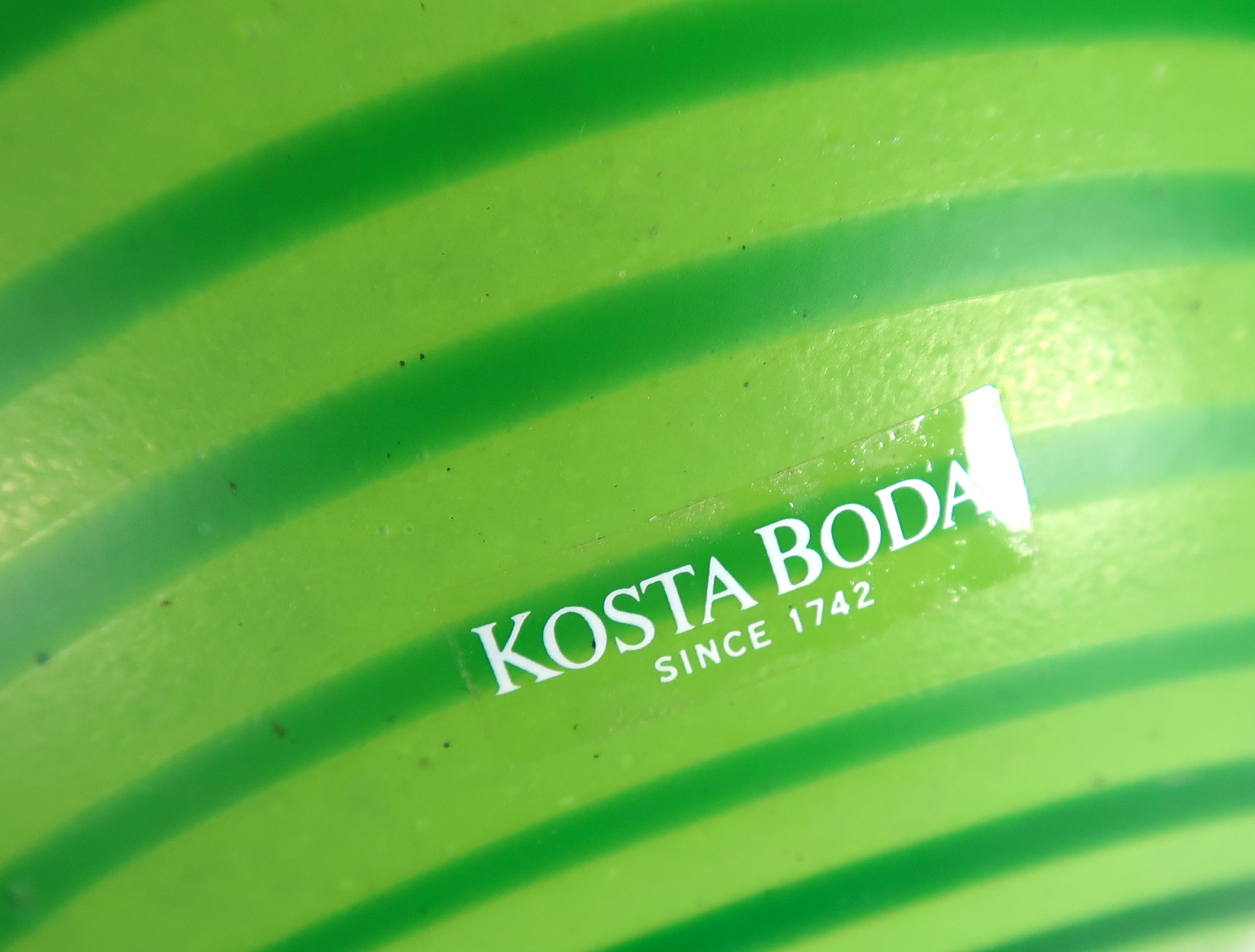 Kosta Boda - Glas, Groen gestreepte vaas kopen? Bied vanaf 1!