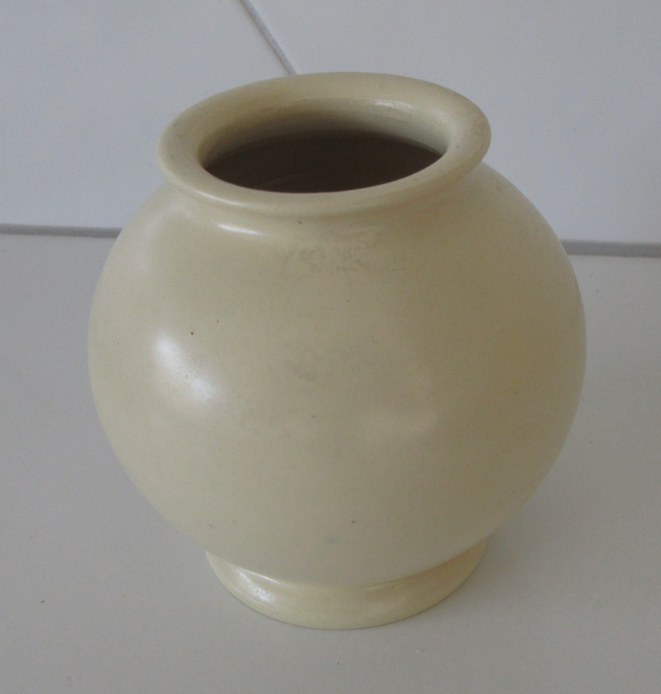 ADCO - Creme wit bolvaasje model 1020 kopen? Bied vanaf 1!