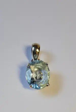 Nieuw zilveren hanger met 1 karaats briliantgeslepen topaas . kopen? Bied vanaf 85!