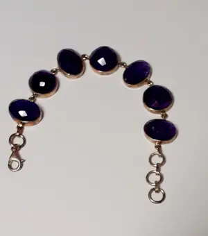 Nieuw zilveren armband bezet met natuurlijke ovale facetgeslepen amethyst kopen? Bied vanaf 100!