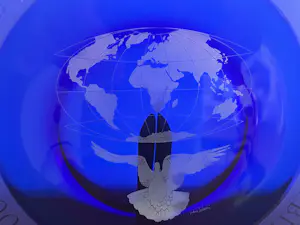 Nani Tedeschi - Kobalt blauw glazen jubileum bord - Ontwerp Nani Tedeschi voor Bormioli kopen? Bied vanaf 32!