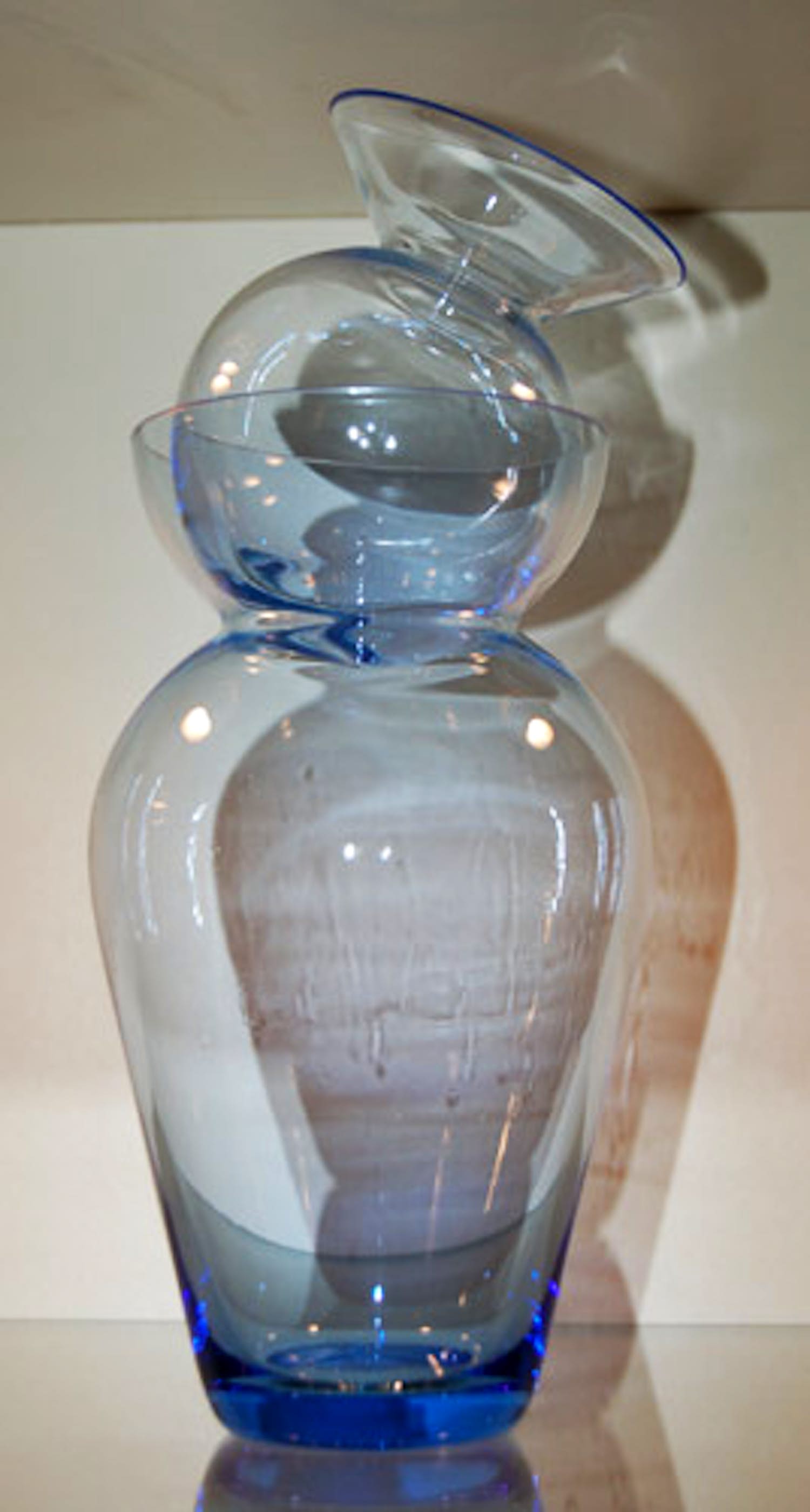 Willem Noyons - Dubbelvaas helder Koningsblauw verkocht voor € 55!