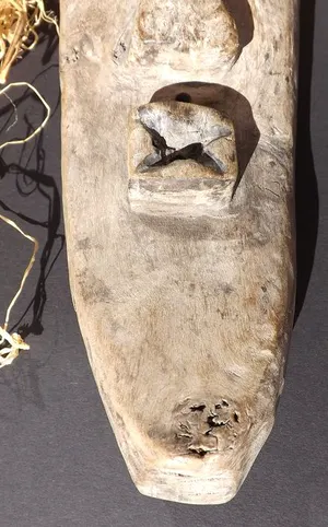Congo - NGeende houten gezichtsmasker kopen? Bied vanaf 1!