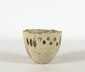 Carla van Ouwenaller - Aardewerk, Lot opengewerkte objecten kopen? Bied vanaf 35!