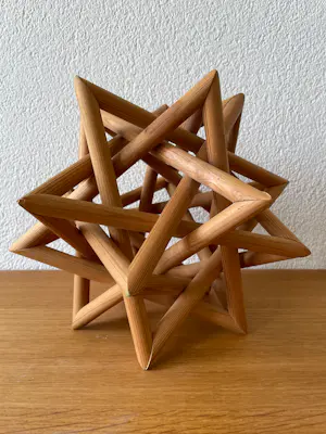 Jan de Koning - Geometrische houten sculptuur (prototype Uniek) kopen? Bied vanaf 125!