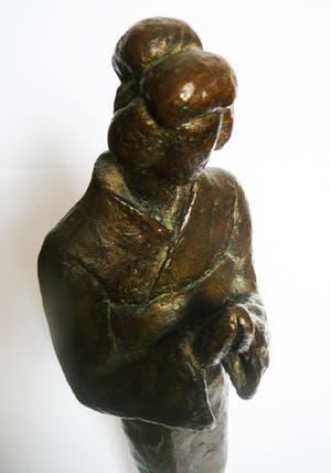 Brons (Onbekend) - Biddende vrouw in kimono -brons- kopen? Bied vanaf 75!