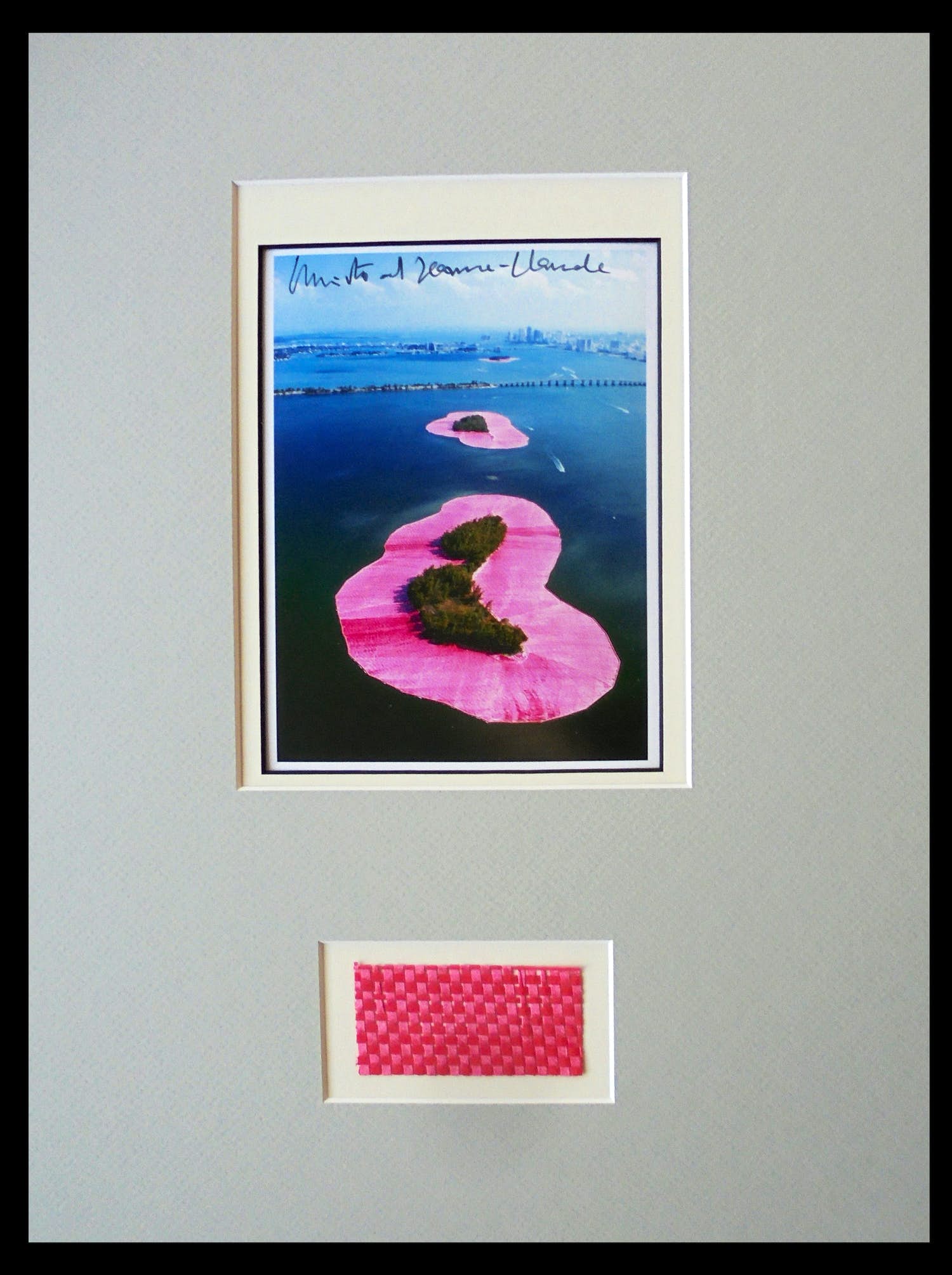 Christo - Project " Surrounded Islands " 1983 - inc. original stofmonster - handgesigneerd kopen? Bied vanaf 149!