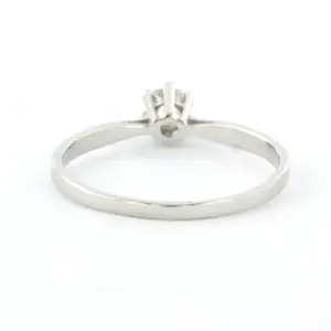 Acheter18k wit gouden solitair ring met bolsjewiek geslepen diamant 0.22ct - rm 17? Enchérissez de 190!