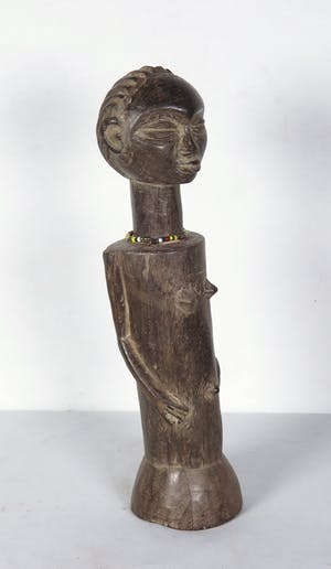 Bembe - Houten pop / tevens vruchtbaarheidsbeeld met kralenketting kopen? Bied vanaf 1!