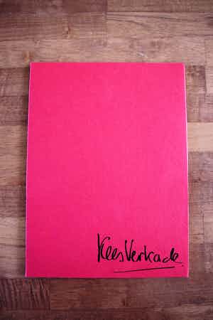 Kees Verkade - Mapje van vijf genummerde en gesigneerde zeefdrukken verkocht voor € 500!