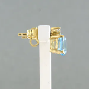 18k gouden oorknoppen bezet met topaas tot. 1,90ct en briljant geslepen diamant kopen? Bied vanaf 260!