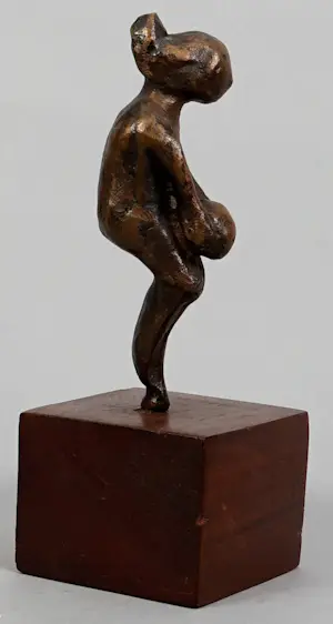 Gene Eggen - Bronzen sculptuur: meisje met een bal kopen? Bied vanaf 399!