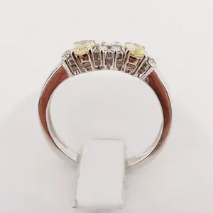 0.57ct Sapphire and Diamond Ring kopen? Bied vanaf 370!