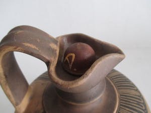 Niet of onleesbaar gesigneerd - Keramische whisky kruik kopen? Bied vanaf 1!