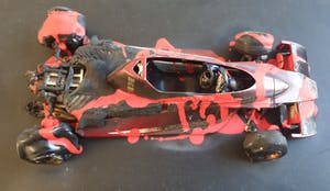 Bernard Aubertin - Voiture Brûlé Formule 1 - 30 x 40 x 12 cm - Catalogus en Certificaat kopen? Bied vanaf 550!