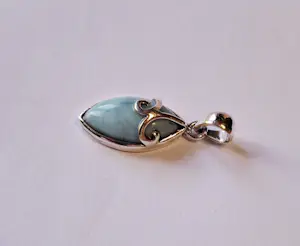 Nieuwe unieke hanger gemaakt van 925 sterling zilver met een Larimar edelsteen. kopen? Bied vanaf 55!