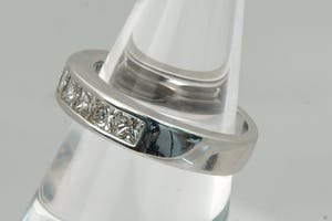 1311 - Massief 14 krt witgoud & diamanten (1.00ct princess cut) rijring kopen? Bied vanaf 390!