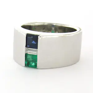 Platina ring bezet met saffier, smaragd en baguette geslepen diamant tot. 0.20ct kopen? Bied vanaf 1200!