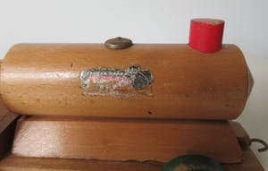 Curiosa - Vintage houten trein en wagon + auto van Brio uit Zweden kopen? Bied vanaf 1!