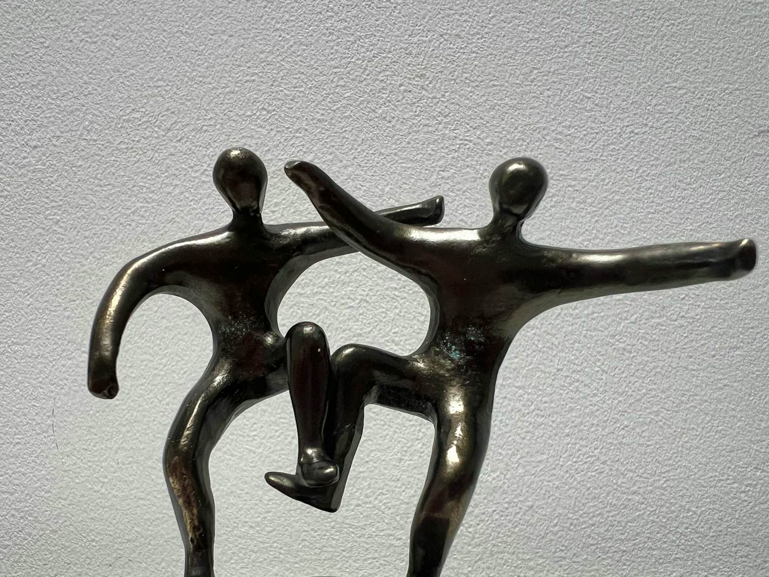 Corry Ammerlaan - handgesigneerde sculptuur | 'Samen spelen' kopen? Bied vanaf 20!