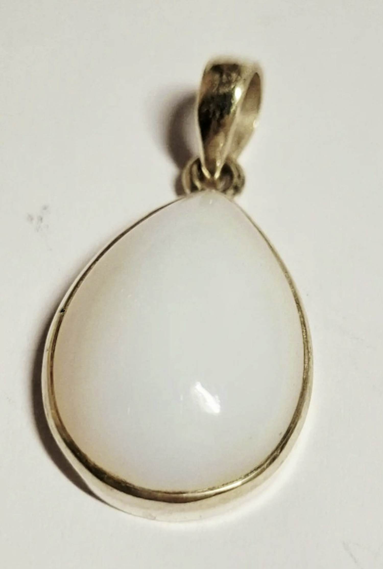 Nieuwe zilveren hanger met natuurlijke witte maansteen kopen? Bied vanaf 55!