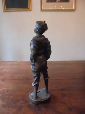 Victor Szczeblewski - Prachtig bronzen beeld van een blootsvoets fluitend jongetje. kopen? Bied vanaf 99!
