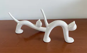 Niet of onleesbaar gesigneerd - Twee katten figuren kopen? Bied vanaf 1!