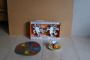 Keith Haring - boekensteunen - espresso kopje en schotel - muismat in 1 kavel ! kopen? Bied vanaf 50!