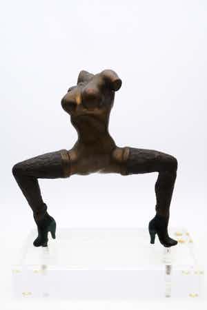 Niet of onleesbaar gesigneerd - Fraai decoratief brons verkocht voor € 10!