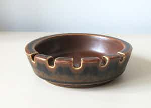 Ulla Procope - Ruska klein model asbak - Arabia Finland verkocht voor € 1!