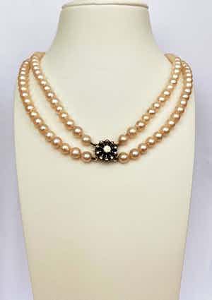 Zoetwater parels  collier met  14 kt gouden /zilveren diamanten  slot verkocht voor € 350!