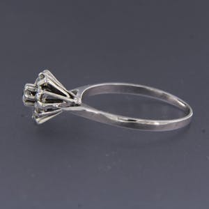 18K Goud - witgouden ring bezet met briljant geslepen diamanten, ringmaat 18 (56) kopen? Bied vanaf 240!