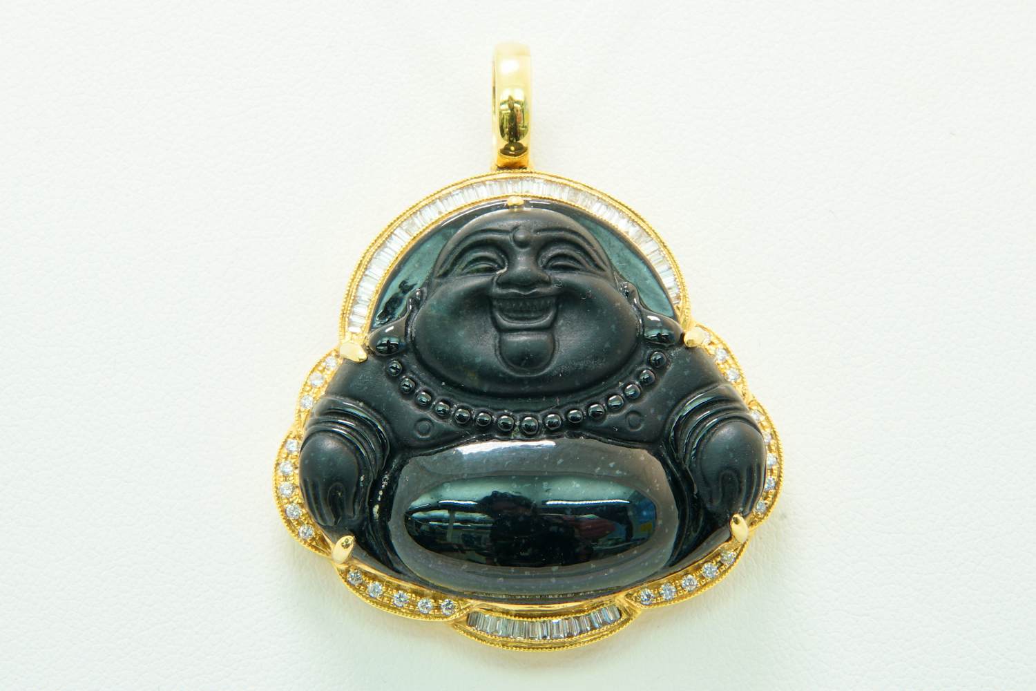 47- Grote 18kt gouden Buddha hanger met 1.40ct diamant (baquet + brilj) kopen? Bied vanaf 750!