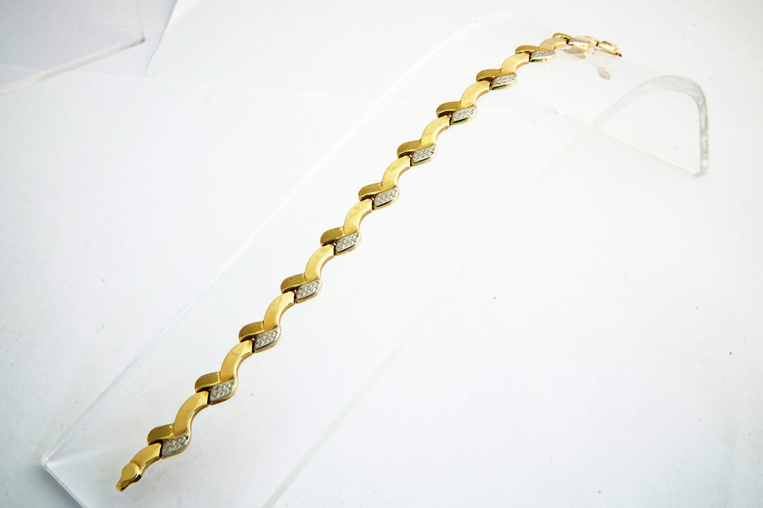 177 - Elegante 14krt gouden bi-color dames armband - gefaseerd afgewerkt kopen? Bied vanaf 165!