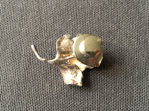 Ehinger-Schwarz - Gesigneerde broche versierd met kleurrijk email (1e gehalte zilver) kopen? Bied vanaf 45!