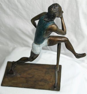 Brons (Onbekend) - Beeld , De Hordenloopster – gesigneerd “A.C.” kopen? Bied vanaf 10!