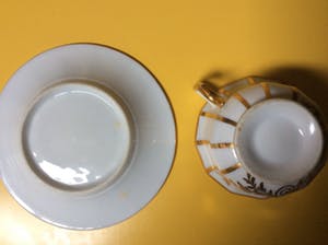 Niet of onleesbaar gesigneerd - Verguld theekopje met schotel, 1840 kopen? Bied vanaf 10!