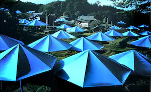 AcheterChristo - Ongesigneerde foto litho: The Umbrellas, Japan - 1976? Enchérissez de 25!
