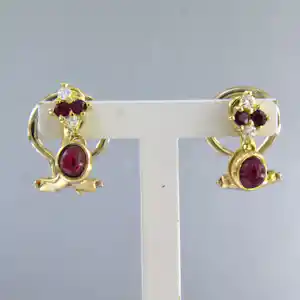 18k geel gouden oorhangers met robijn en briljant geslepen diamant tot.0.08ct kopen? Bied vanaf 510!