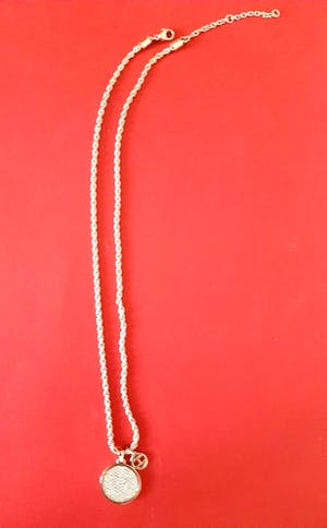 Niet of onleesbaar gesigneerd - Tommy Hilfiger ketting met hanger kopen? Bied vanaf 1!